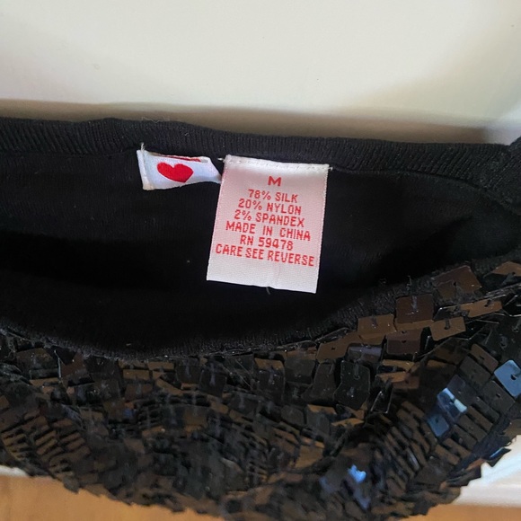 Cute little shirt to wear under jacket or sweater. Black size Medium. Never worn - Picture 4 of 5